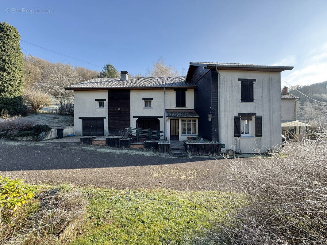 Maison à LA LANTERNE-ET-LES-ARMONTS