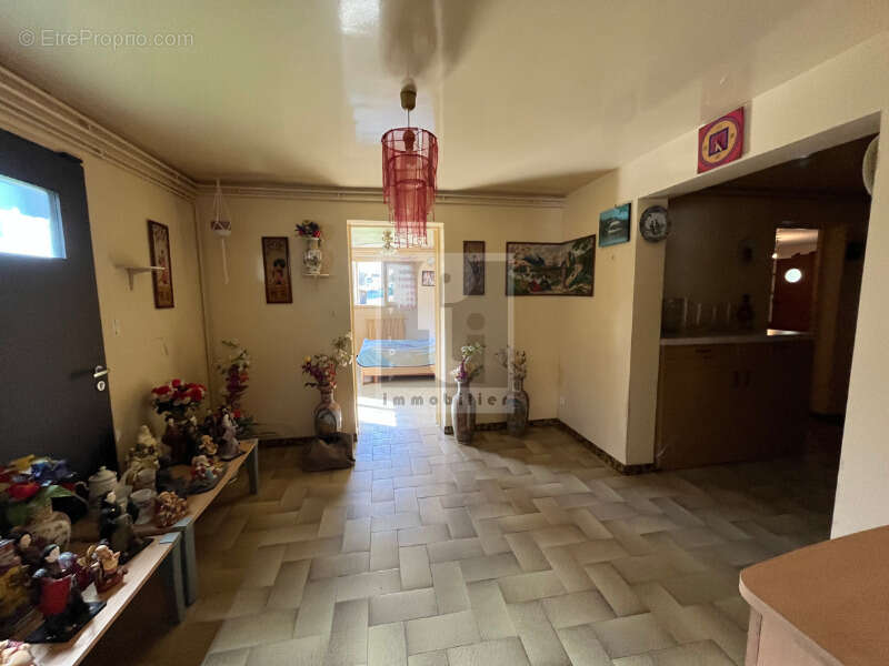 Maison à VERNOU-LA-CELLE-SUR-SEINE