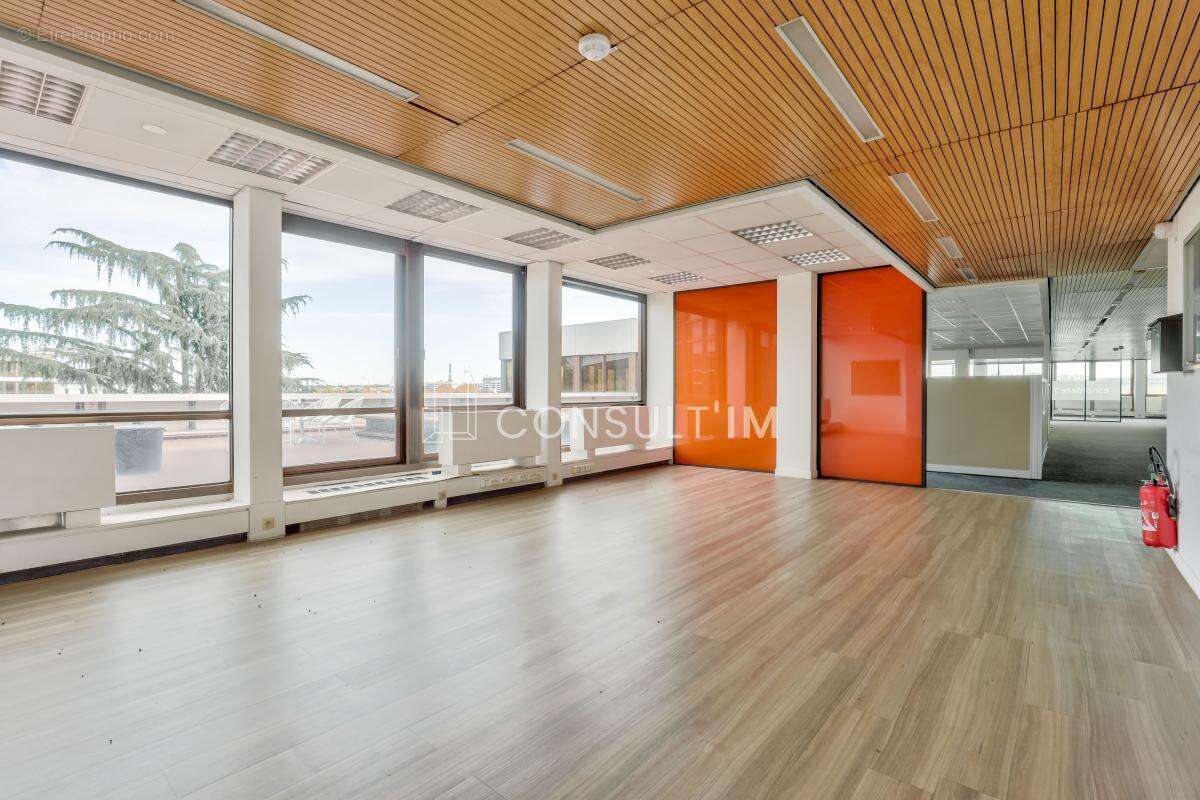 Commerce à SAINT-CLOUD