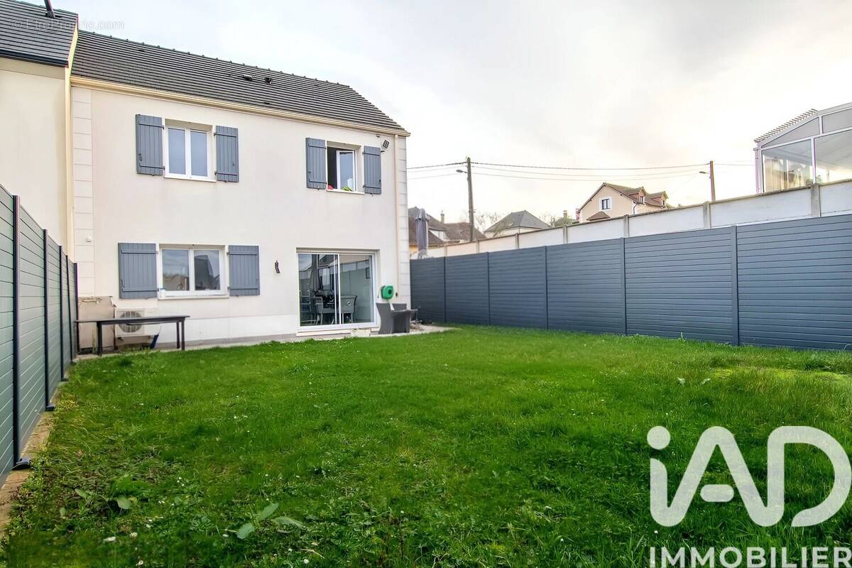 Photo 1 - Maison à LA VILLE-DU-BOIS