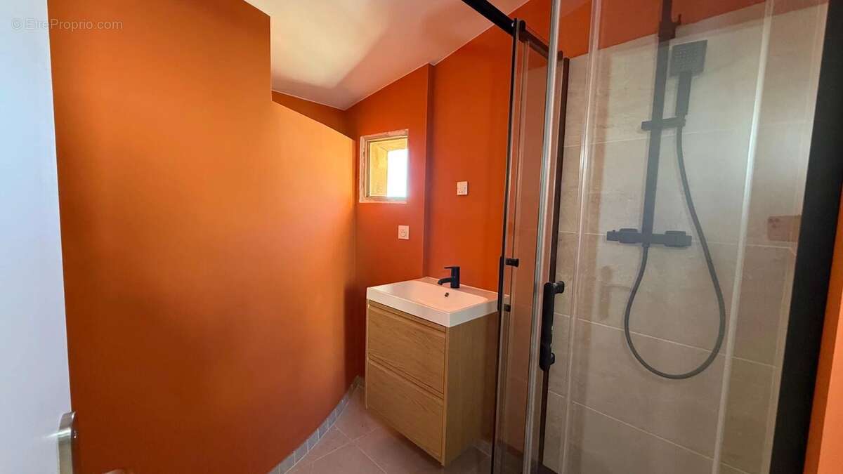 Appartement à MARSEILLE-1E
