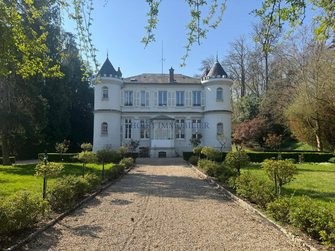 Maison à AUFFREVILLE-BRASSEUIL