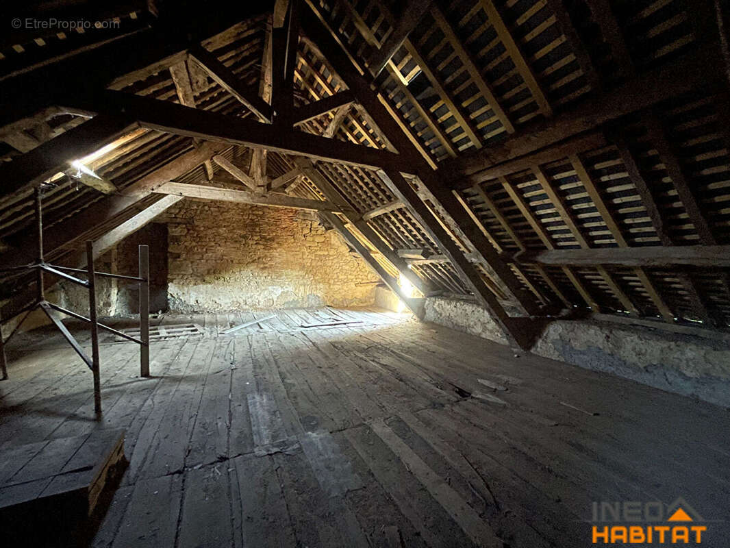 Maison de maître en pierres et dépendances - photo 12