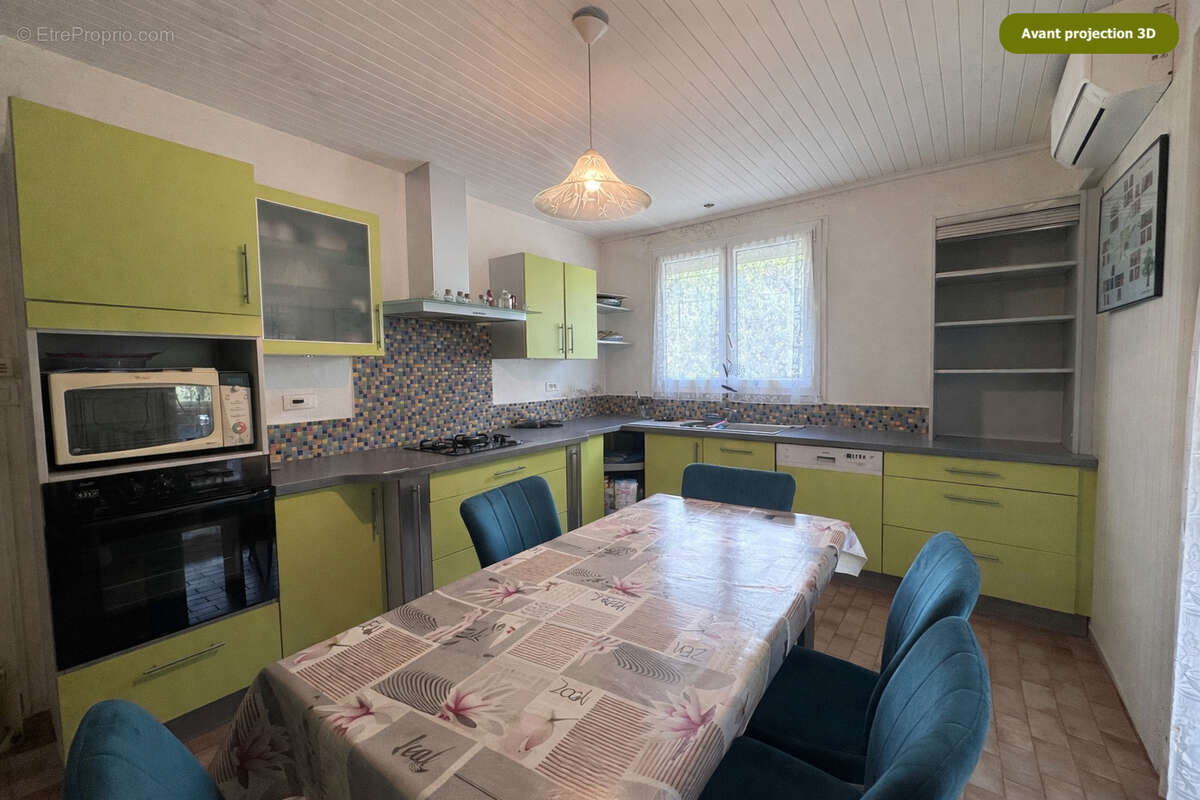 Maison à FRANCILLON-SUR-ROUBION