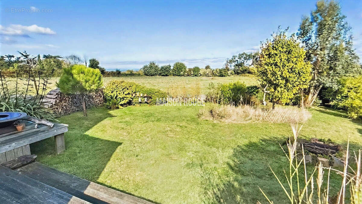 Maison à PLOUGRESCANT