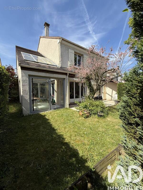 Photo 1 - Maison à GIF-SUR-YVETTE