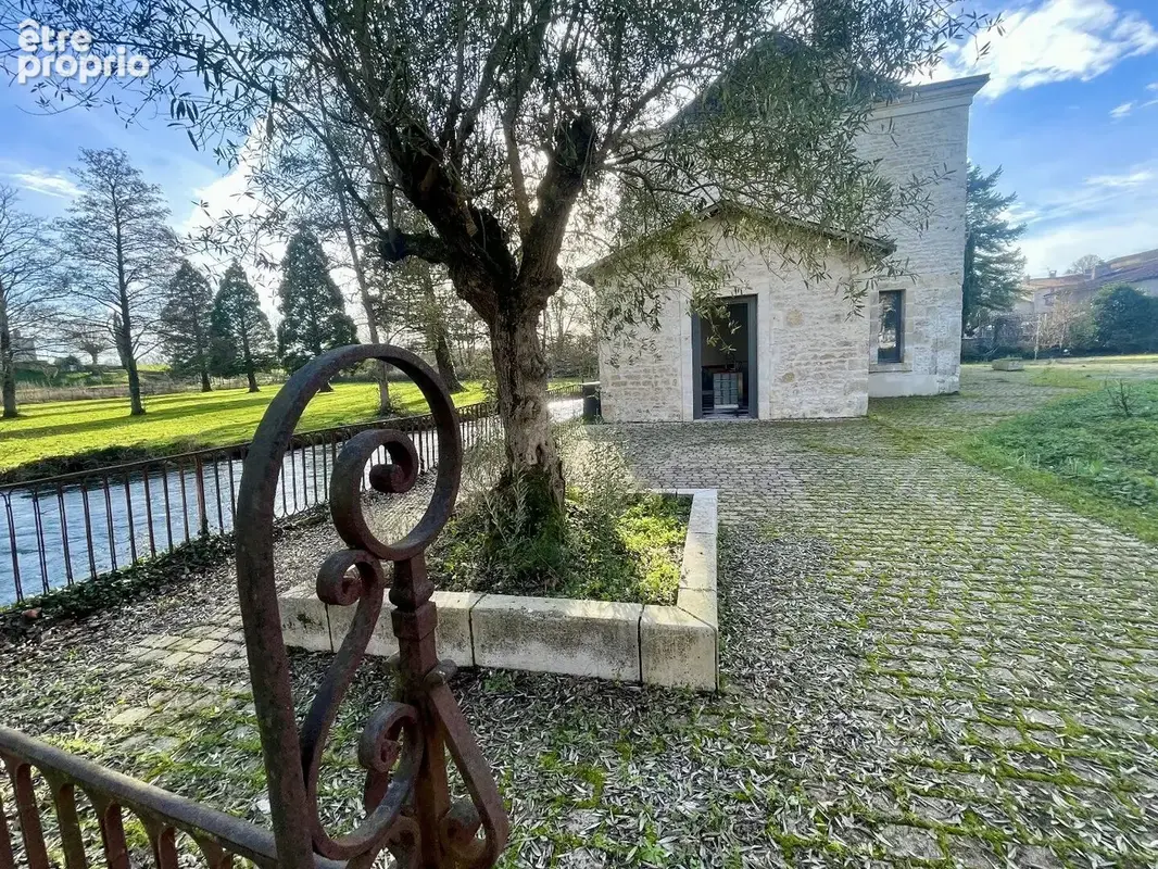 Maison de Maître de 250 m², restaurée, cadre magnifique !!! - photo 14