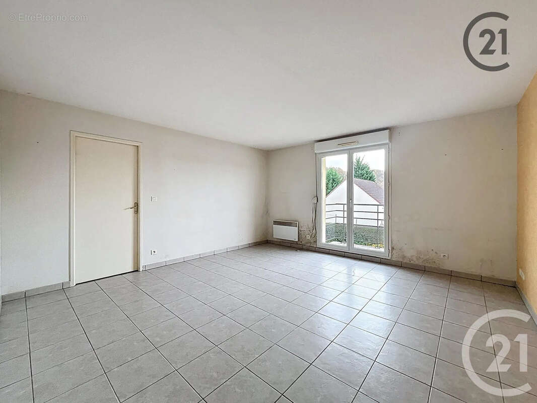 Appartement à VILLENEUVE-SUR-YONNE
