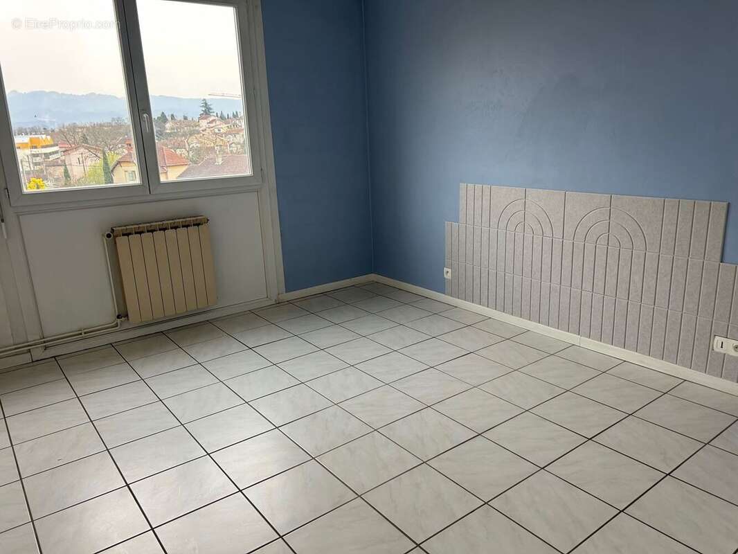 Appartement à ROMANS-SUR-ISERE