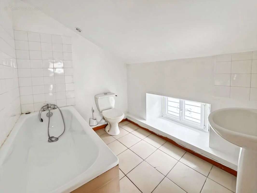 Appartement T1 – Opportunité  – Centre de Tarascon-sur-Ariège - photo 3