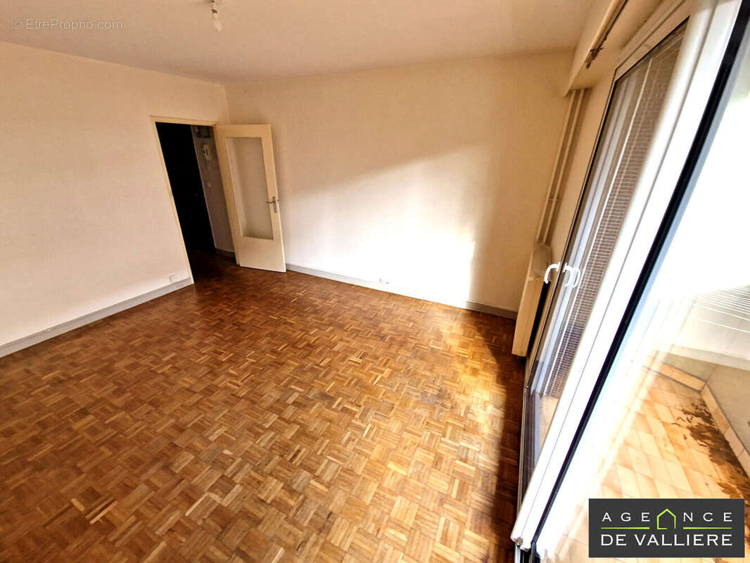Appartement 67 m² à Nanterre  - photo 3