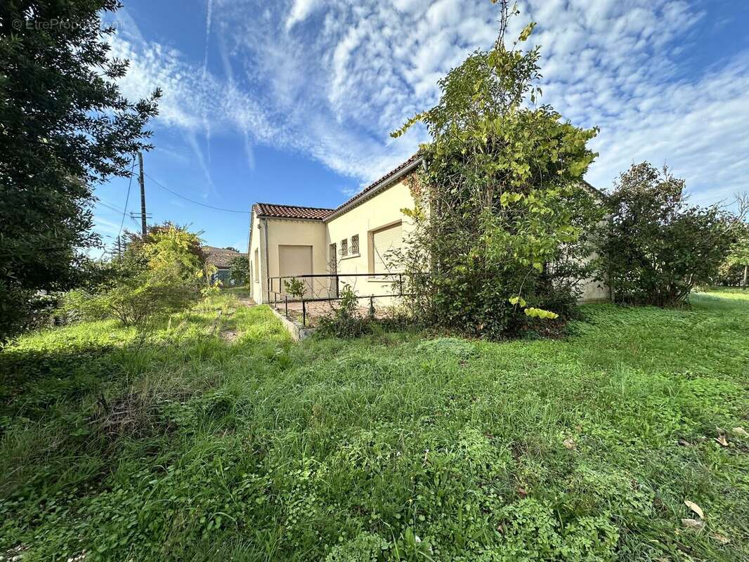 Maison à AMBARES-ET-LAGRAVE