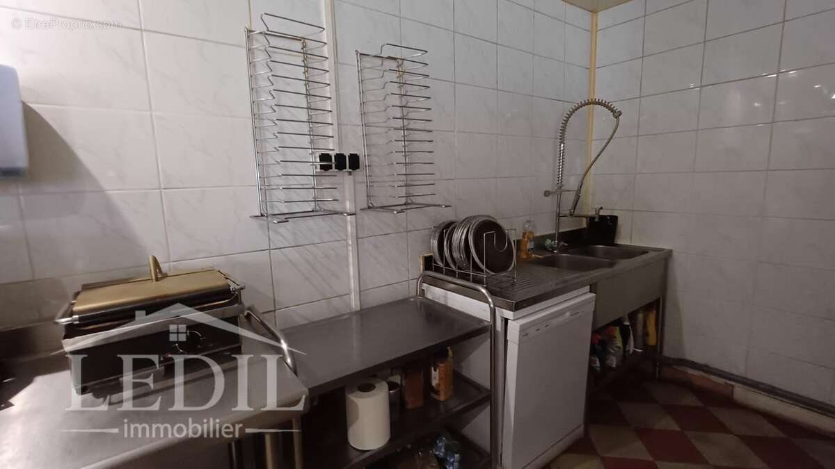 Commerce à SAINT-SYMPHORIEN