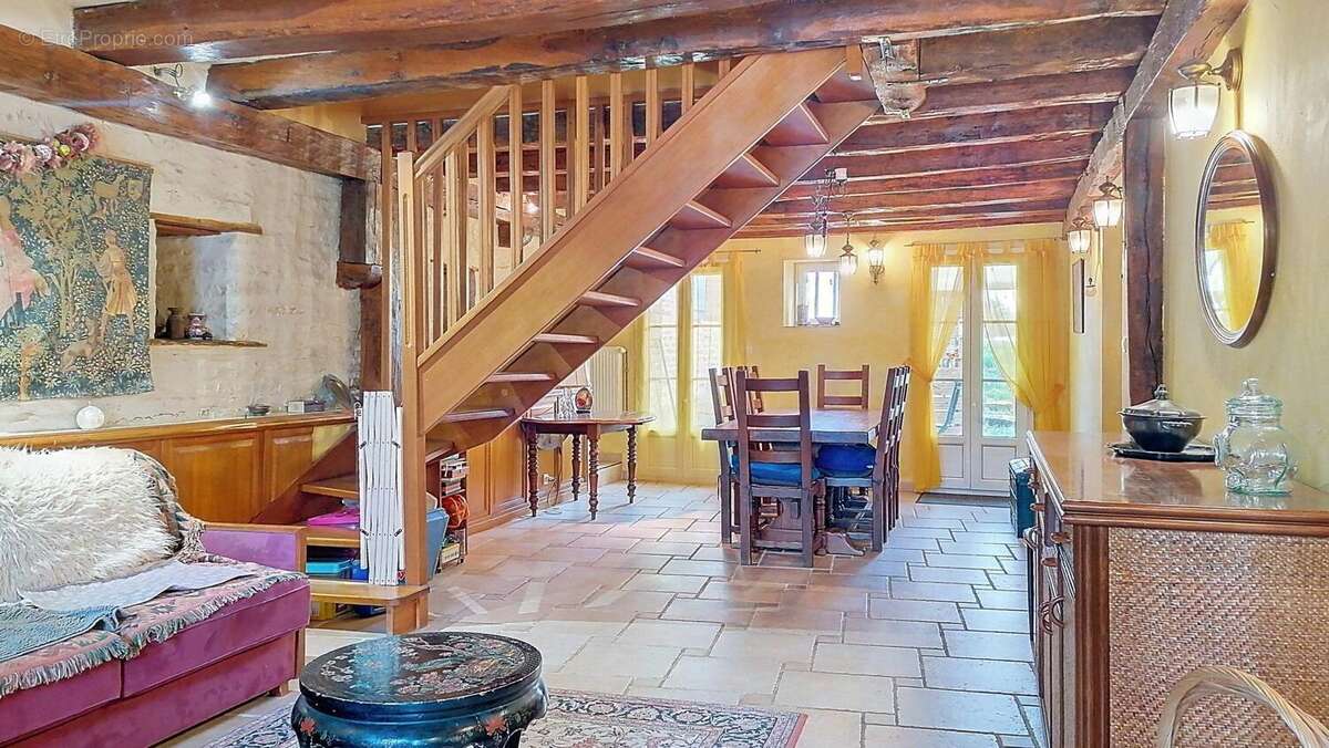 Maison 278 m² à Villecomte  - photo 6