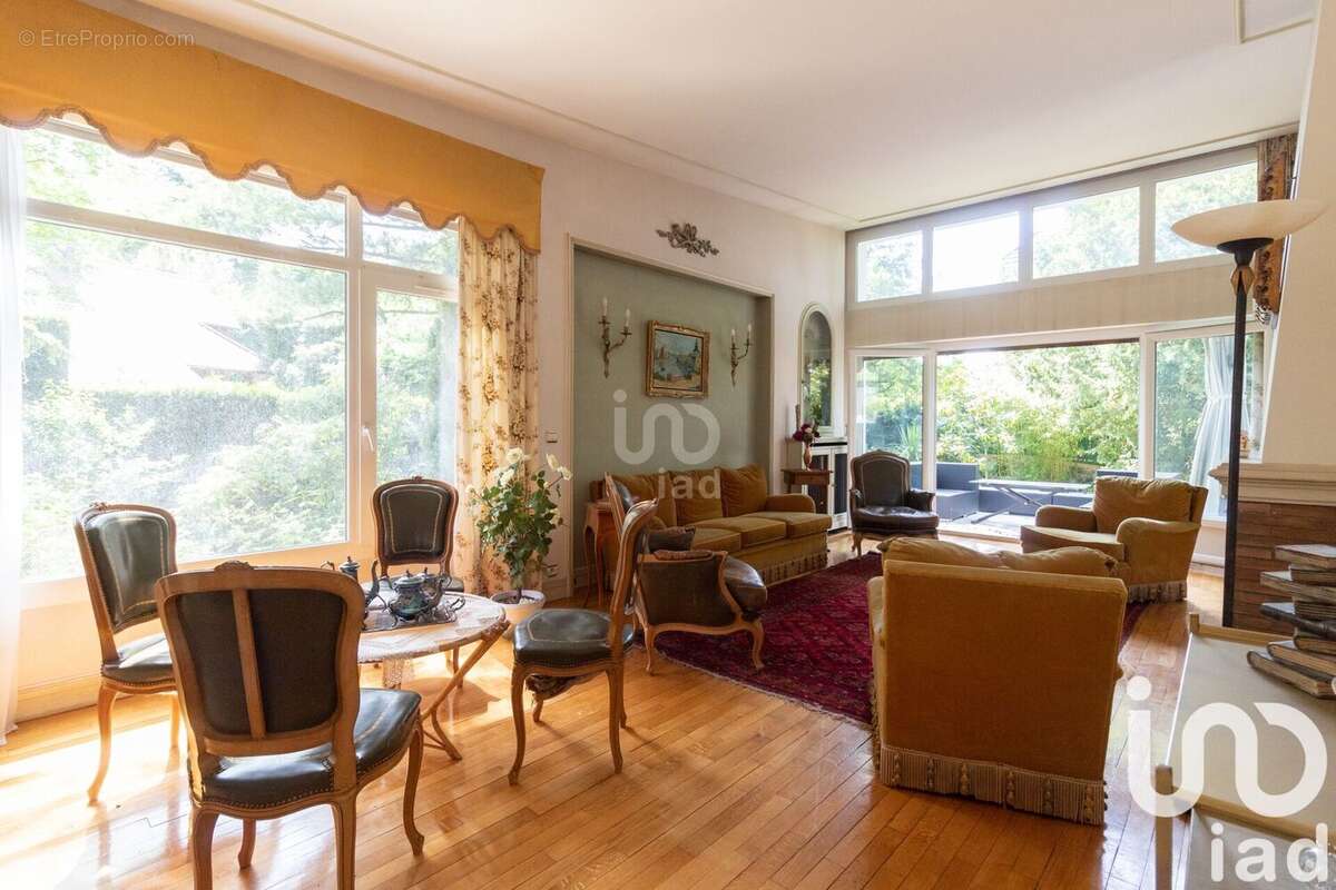 Photo 3 - Maison à LA CELLE-SAINT-CLOUD