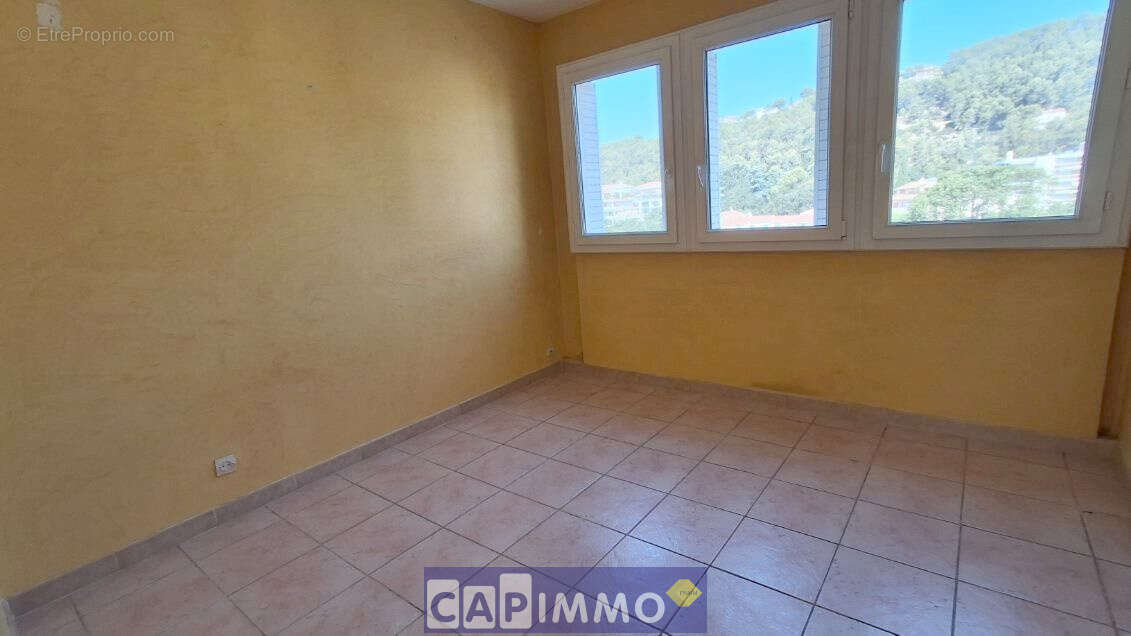 Appartement t4, cave, 83130 la garde - photo 8