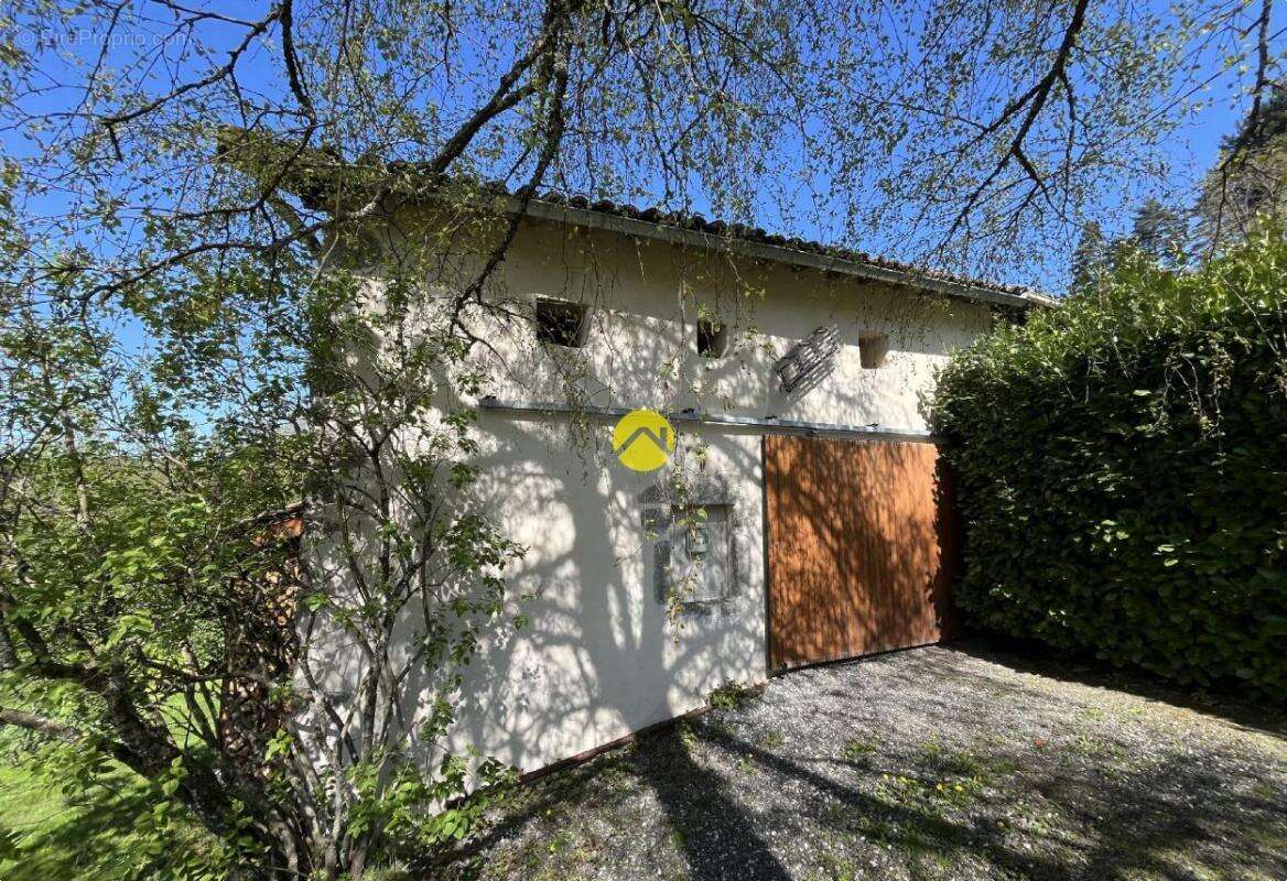 Maison à SAINT-REMY-SUR-DUROLLE