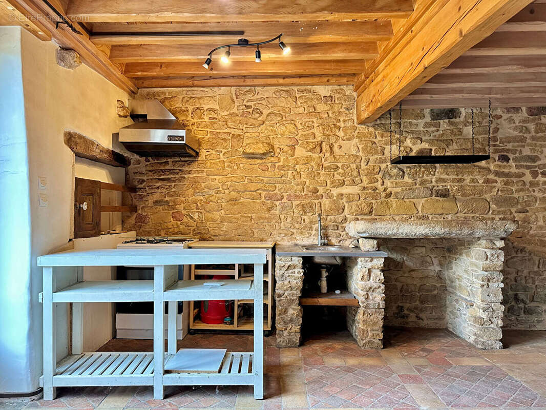 JARNIOUX Maison de village atypique 100 m² - photo 5