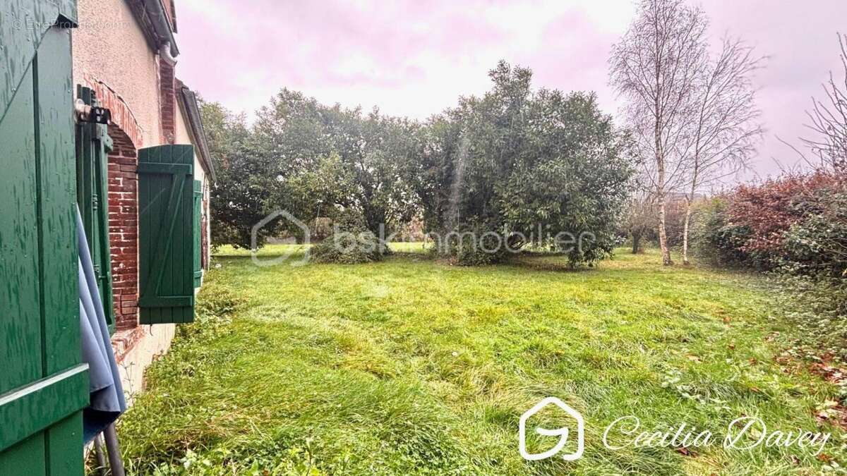 Maison à VILLENEUVE-L&#039;ARCHEVEQUE
