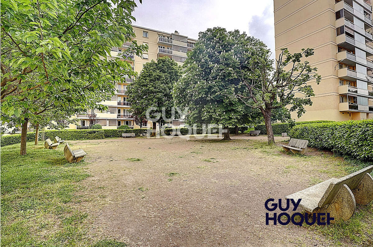Appartement à SAINTE-FOY-LES-LYON