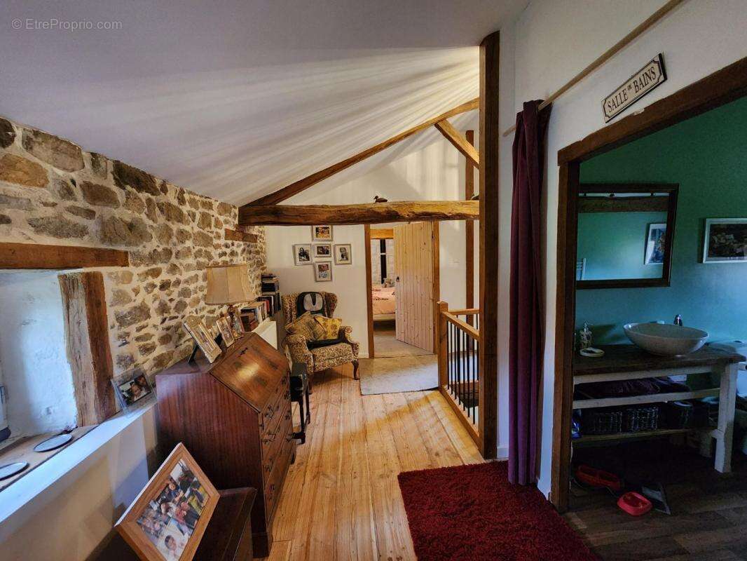 Maison à BUSSIERE-POITEVINE