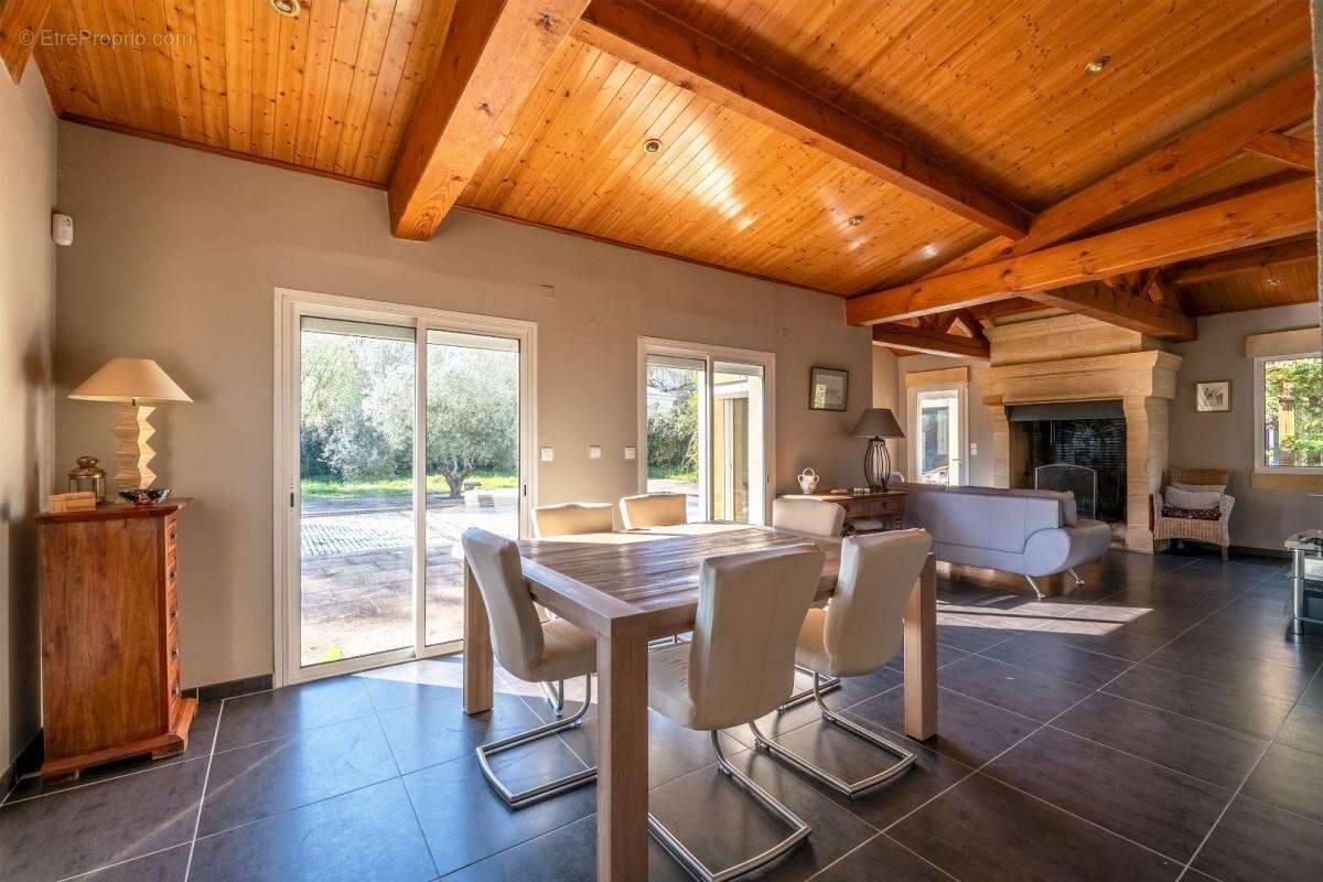 Maison à COULOUNIEIX-CHAMIERS