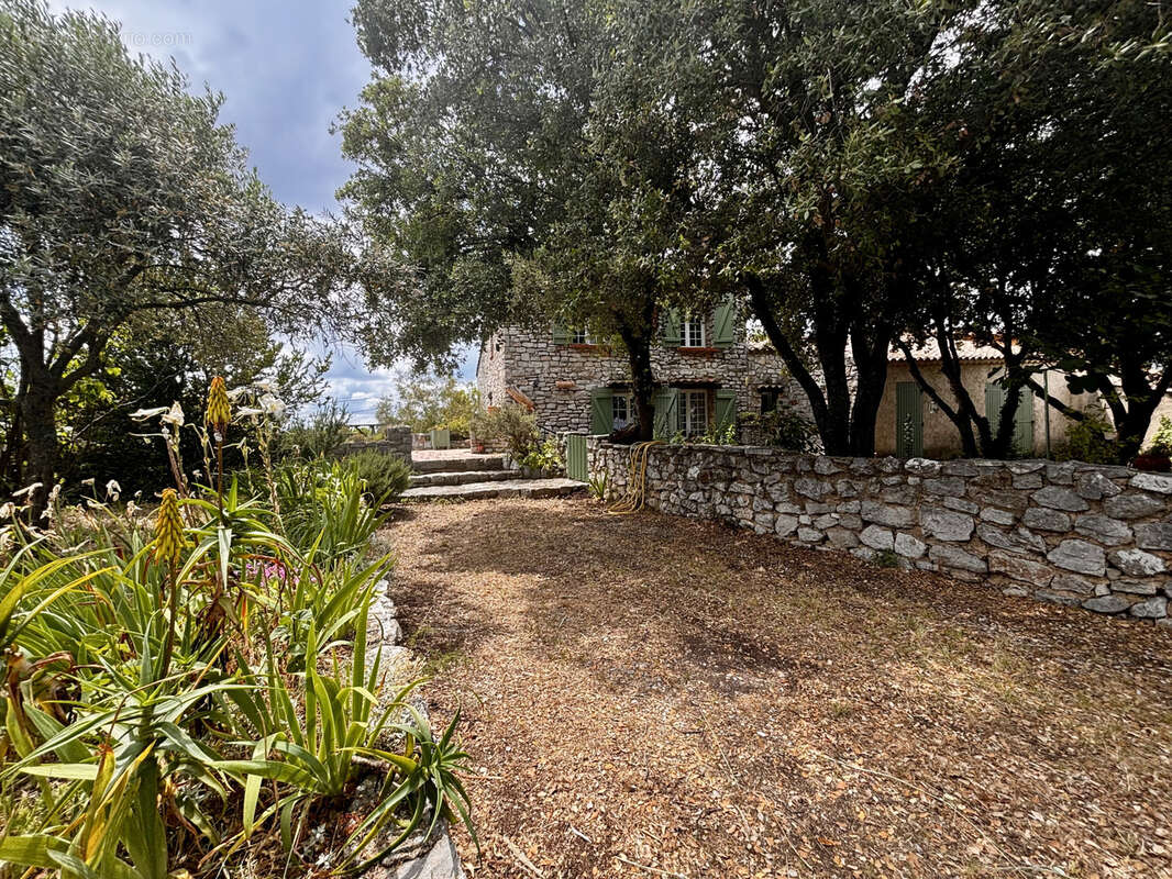 Maison à SAINT-JULIEN