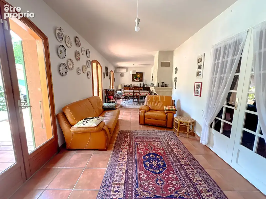Maison Saint Pantaleon 5 pièce(s) 140 m2 - photo 4