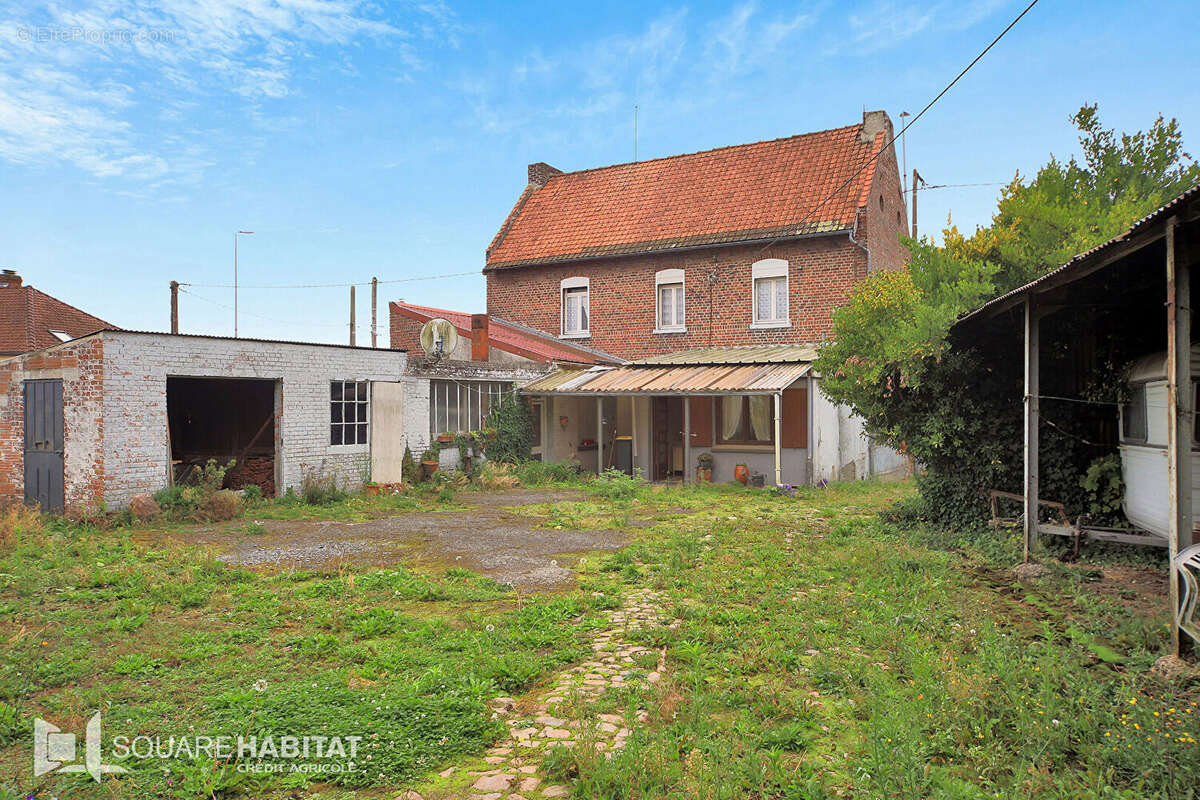 Maison à FRESNES-LES-MONTAUBAN