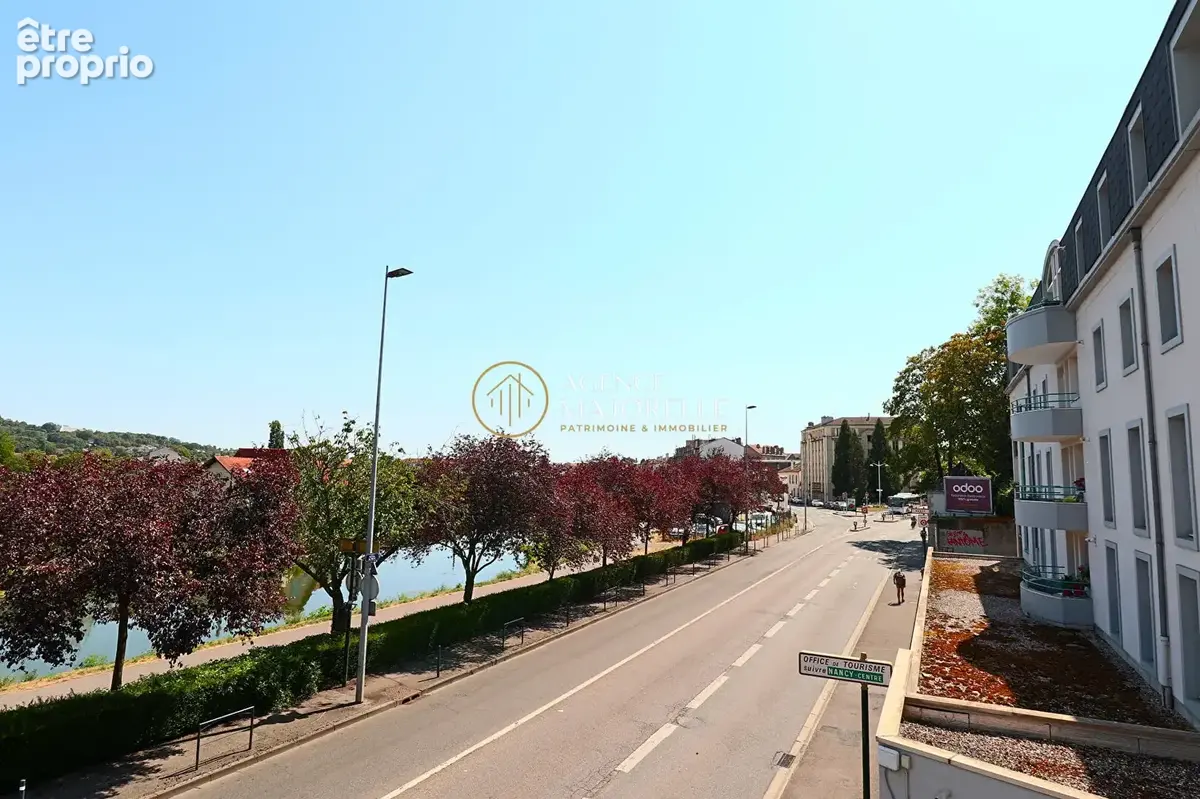Bel appartement rénové de 82 m² avec terrasse, parking et vue dégagée - photo 6