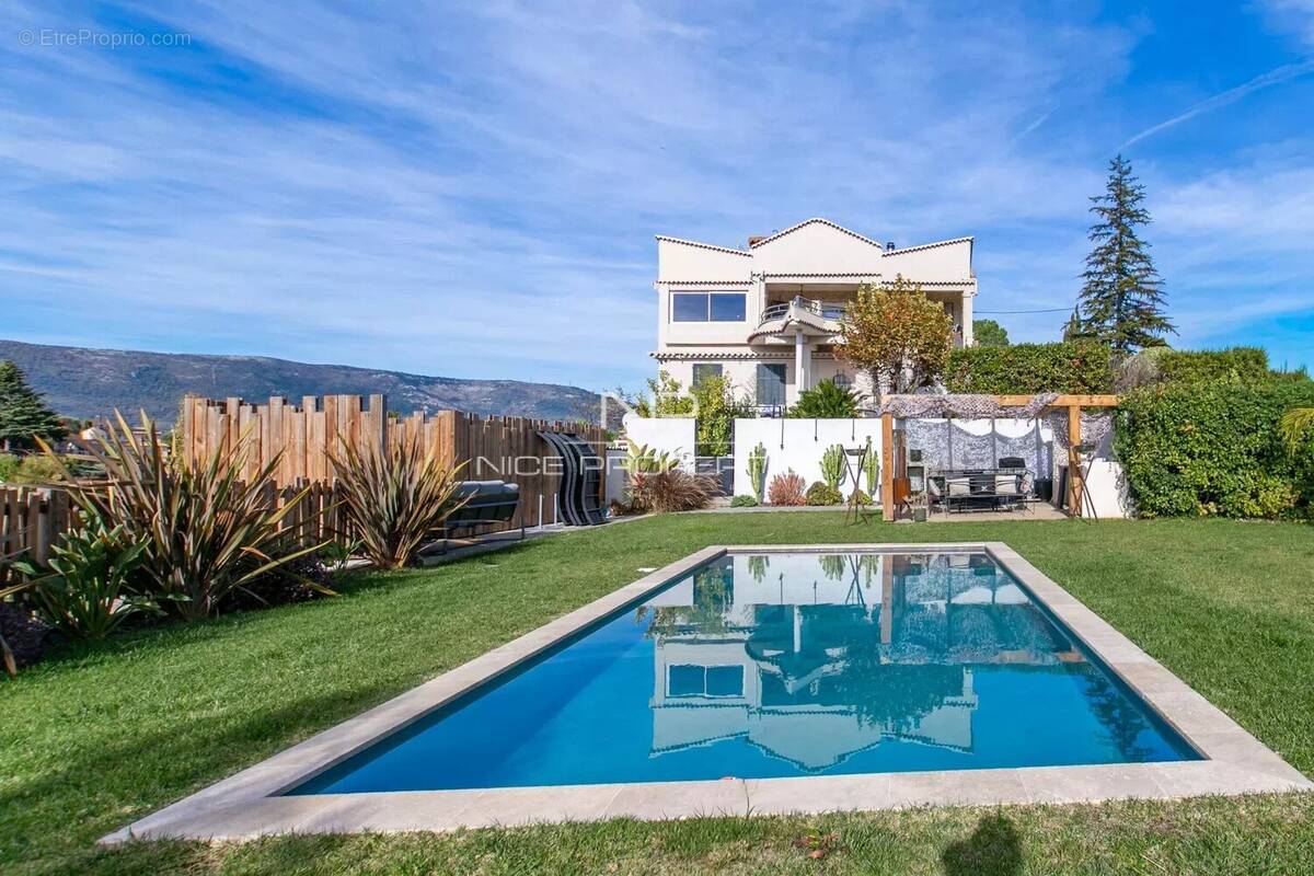 Appartement à COLOMARS