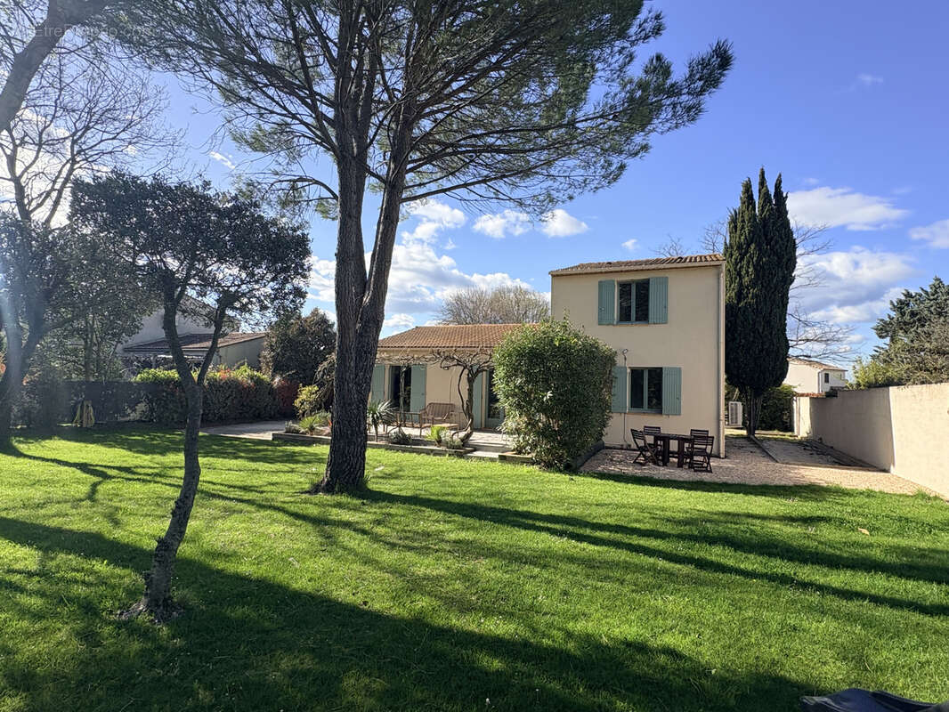 Maison à LA CALMETTE