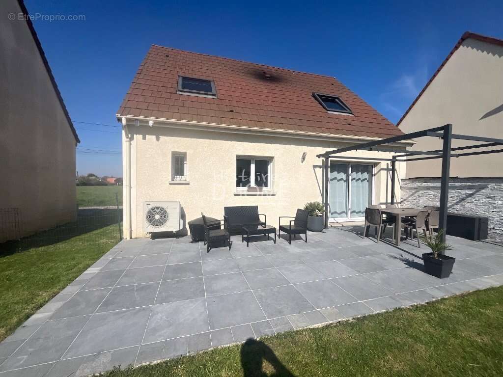 Maison à ROZAY-EN-BRIE