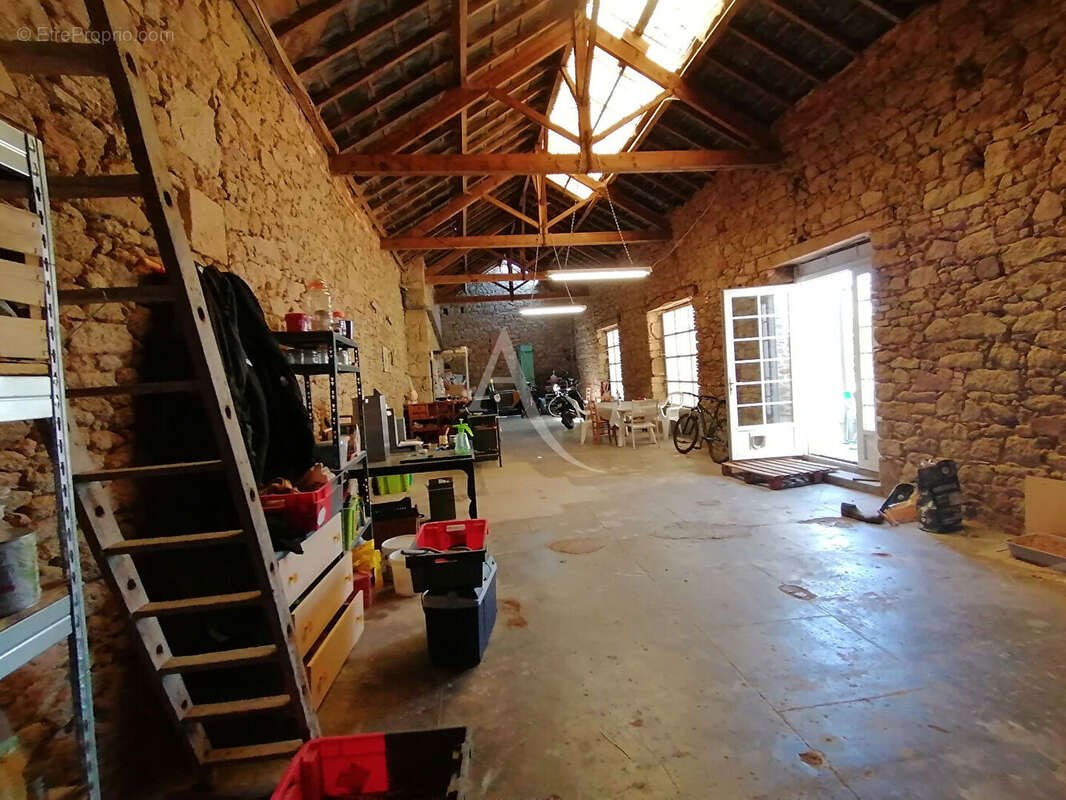 Maison à LES HERBIERS