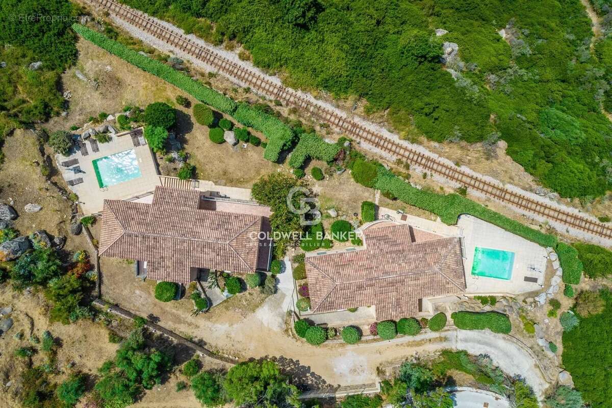 Marine de Davia - Propriété T9 - Piscines - vue mer - accès plage - photo 2