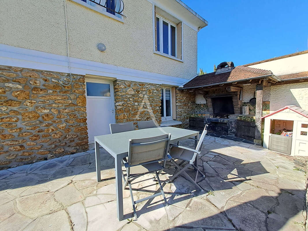 Maison à Saint Germain Lès Arpajon 5 pièces de 112 m2 - photo 13