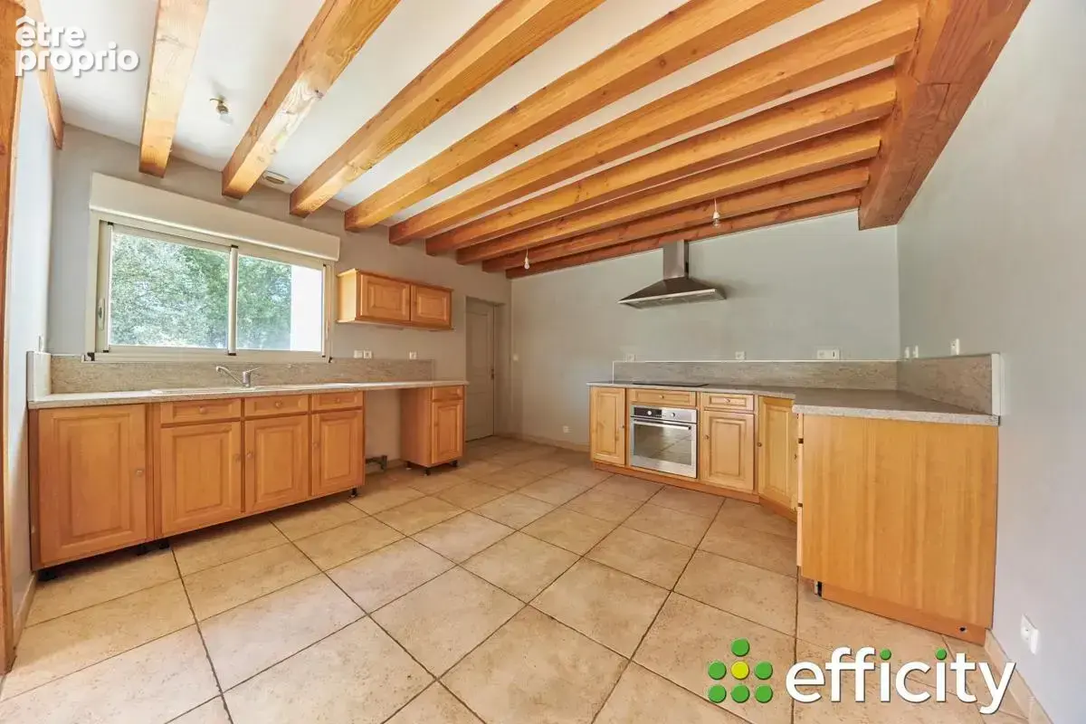 Maison 142 m² à Saint-Mathurin-Sur-Loire  - photo 4
