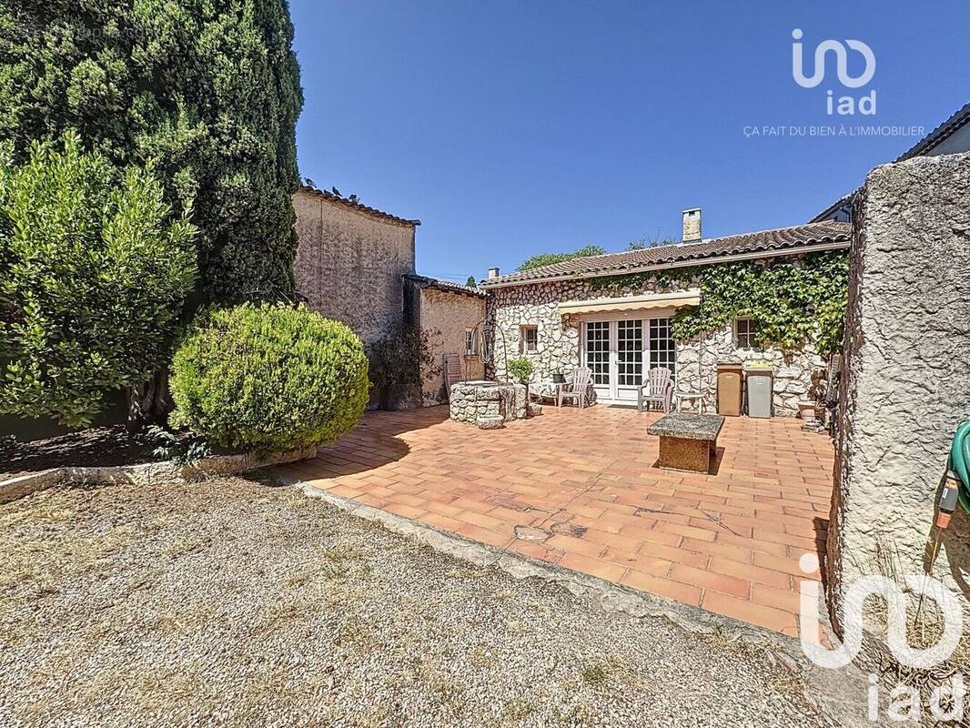 Photo 1 - Maison à SAINT-MITRE-LES-REMPARTS