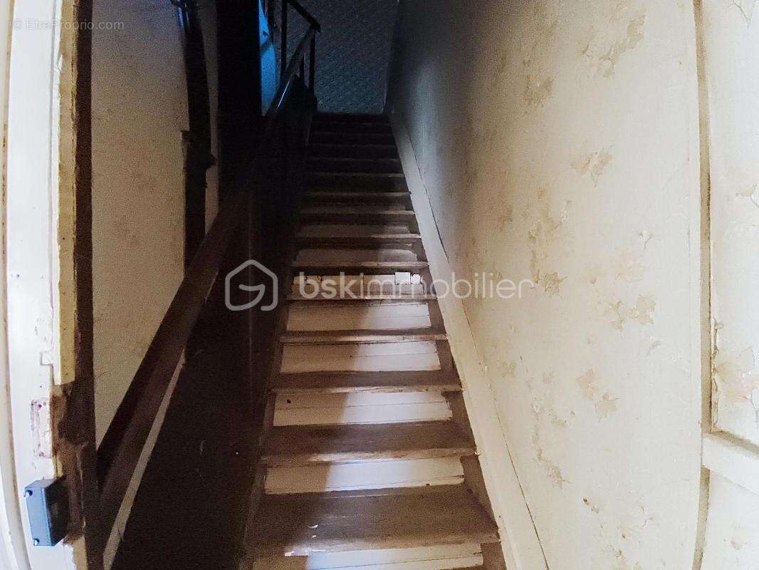 Maison a renover en deux parties avec terrain - photo 19