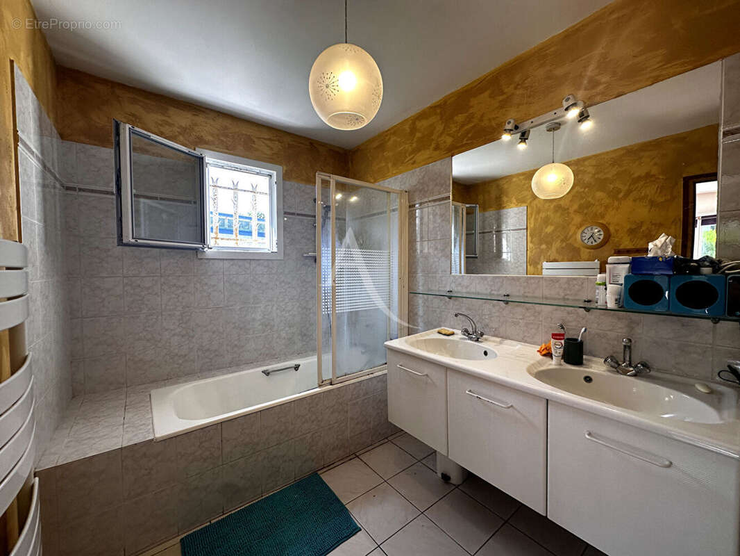 Maison à BUSSY-SAINT-MARTIN