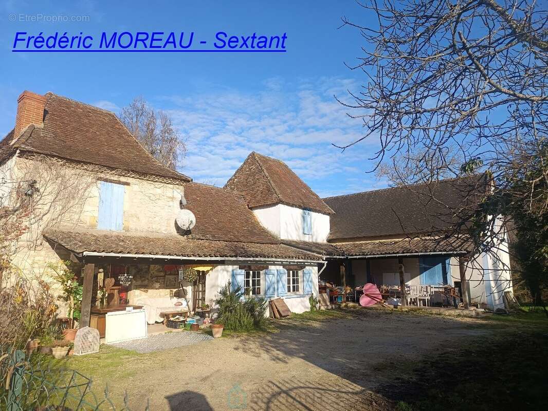 Ensemble immobilier de plus de 20 pièces, avec plus de 500m2 dévelloppés et plus de 13000m2 de terrain - photo 4