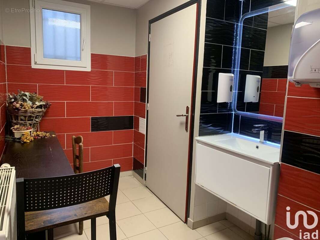 Photo 3 - Commerce à MALESHERBES