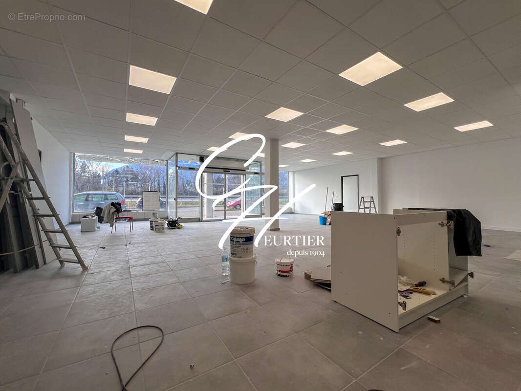 Commerce à SAINT-MARTIN-LE-VINOUX