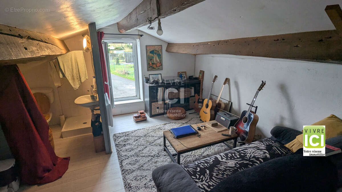 Maison à LA CHAPELLE-BASSE-MER