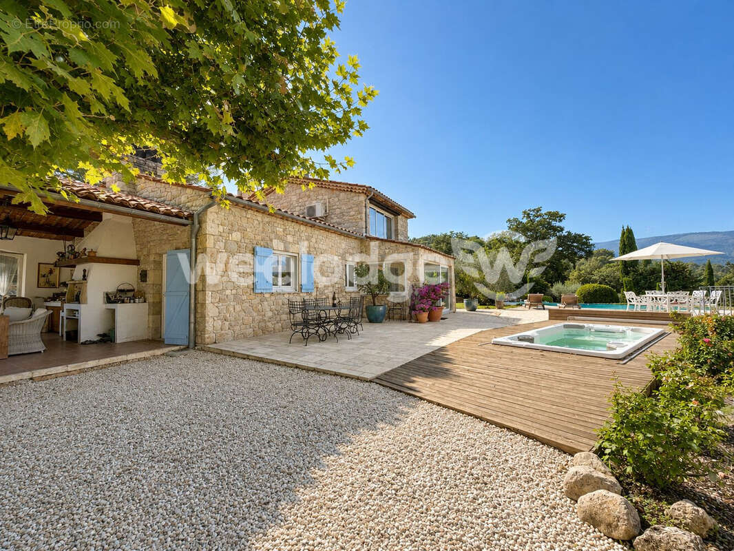 Maison 195 m² à Fayence  - photo 3
