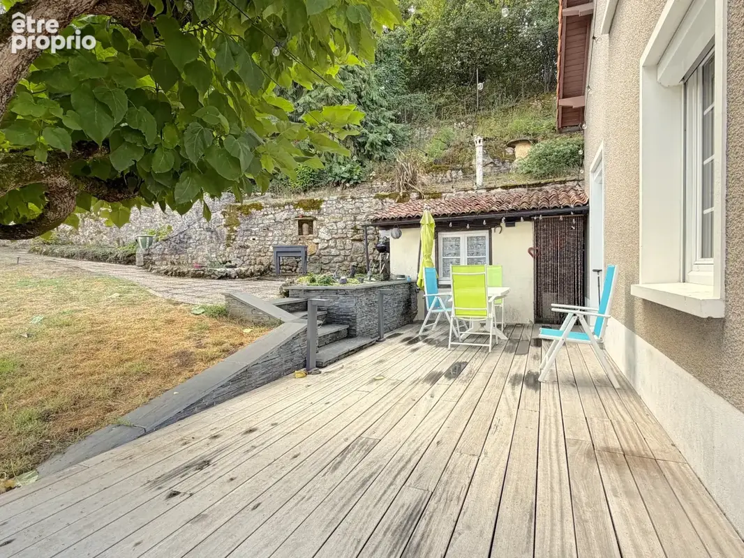 Maison centre-ville, avec jardin, dépendances et vue imprenable sur les châteaux - photo 17