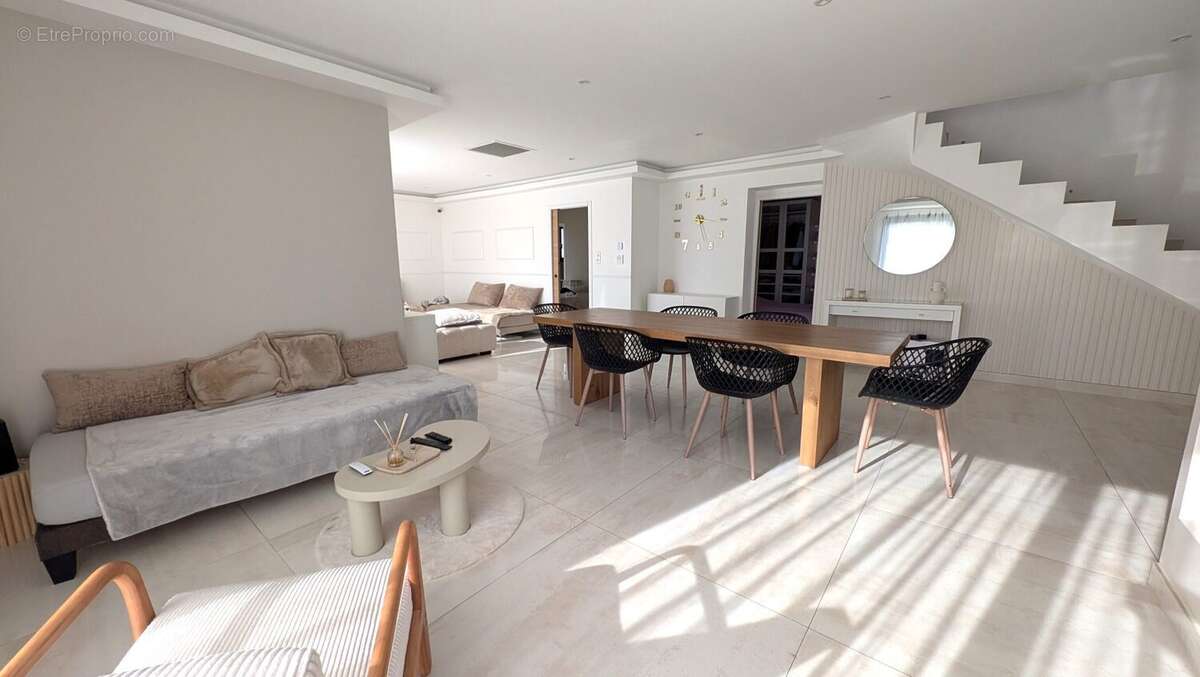 Maison à MORIERES-LES-AVIGNON