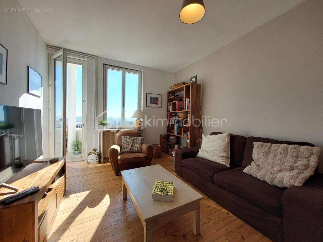  Appartement T3 avec jardin et vue exceptionnelle à Royat  - photo 3