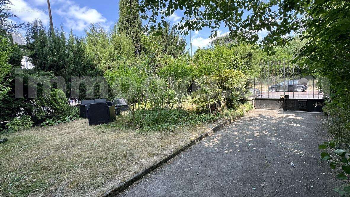 C48CCFC8-1F0E-46CA-9849-DB2D4C1B85ED_1_105_c - Appartement à CHARENTON-LE-PONT