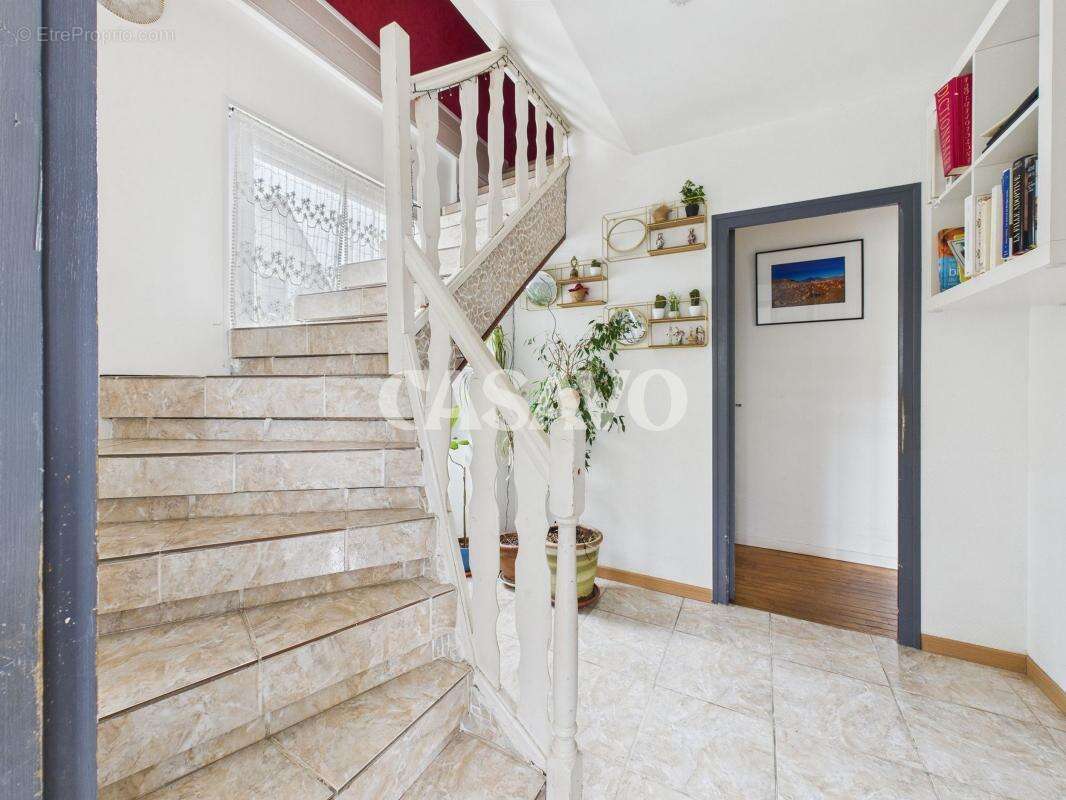 Maison à FONTENAY-LE-FLEURY